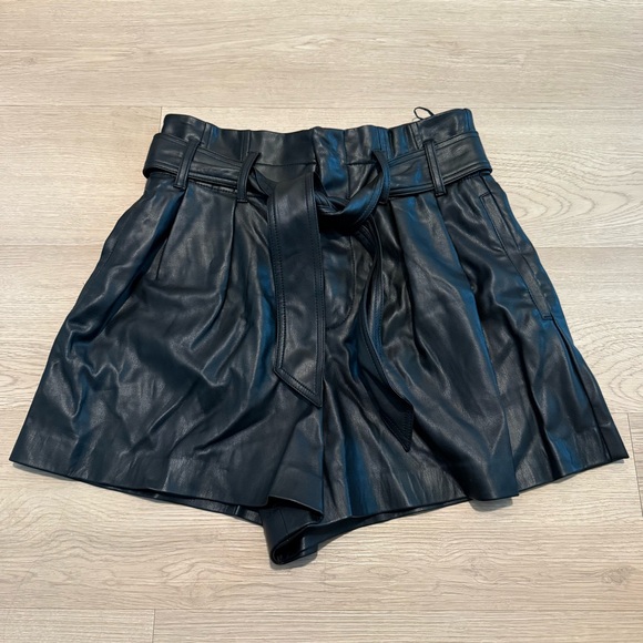 Zara Shorts - Picture 1 of 3